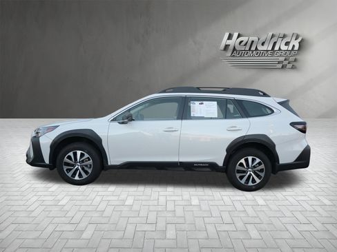 Certified 2025 Subaru Outback Premium image 6