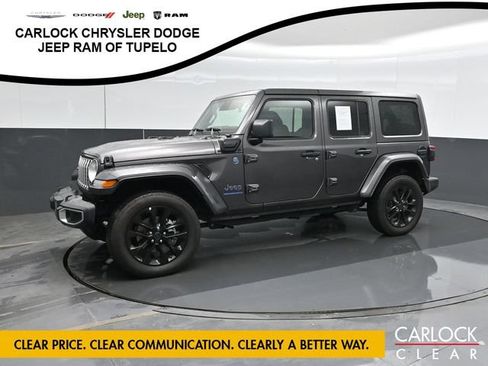 Used 2025 Jeep Wrangler Unlimited Sahara w/ Safety Group AWD/4WD image 1