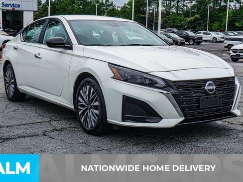 Used 2025 Nissan Altima 2.5 SV FWD image 5