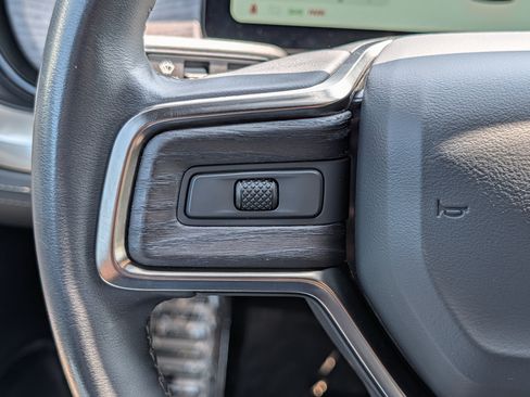 Used 2024 Rivian R1S Adventure AWD/4WD image 31