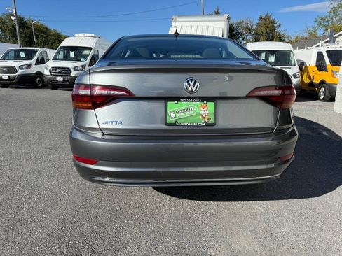 Used 2019 Volkswagen Jetta SE FWD image 35