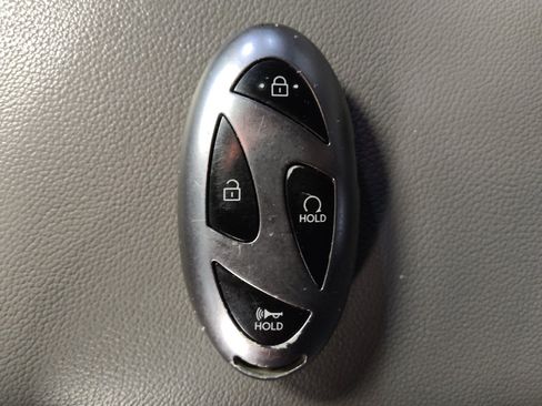 Used 2025 Hyundai Elantra SEL FWD image 32