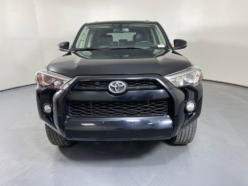 Used 2017 Toyota 4Runner SR5 Premium image 2
