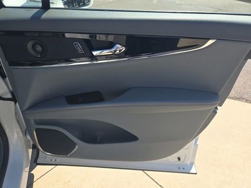 Used 2021 Lincoln Nautilus Reserve FWD image 23
