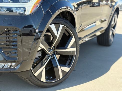 New 2026 Volvo XC60 B5 Ultra w/ Protection Package Premier image 8