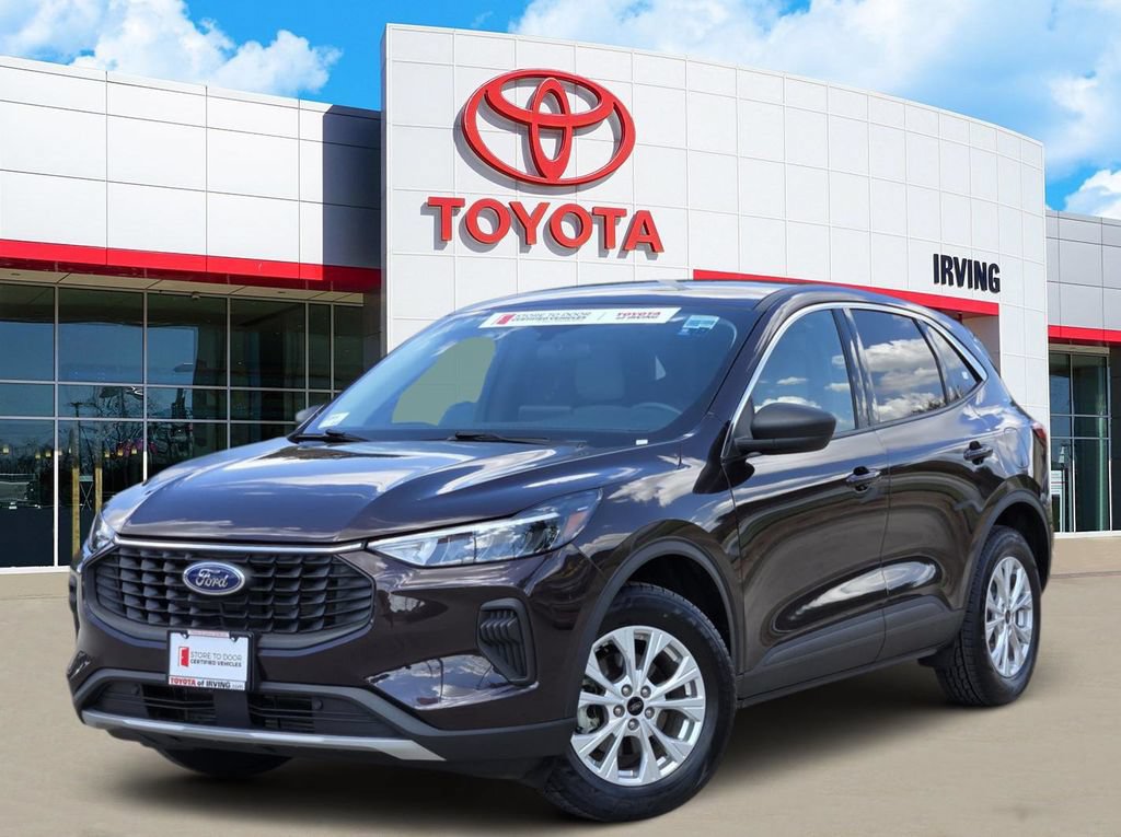 Used 2023 Ford Escape Active AWD/4WD image 1