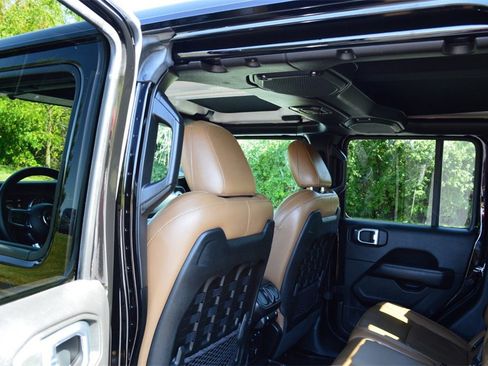 Certified 2020 Jeep Gladiator Rubicon w/ LED Lighting Group image 31