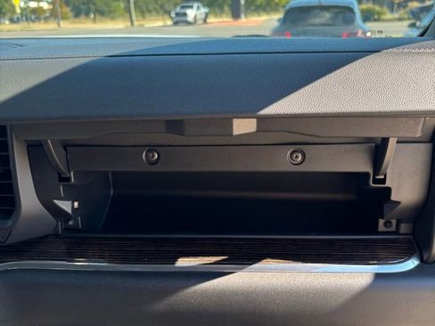 Used 2024 GMC Sierra 1500 SLE image 18