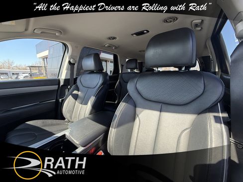 Used 2025 Hyundai Palisade SEL image 12