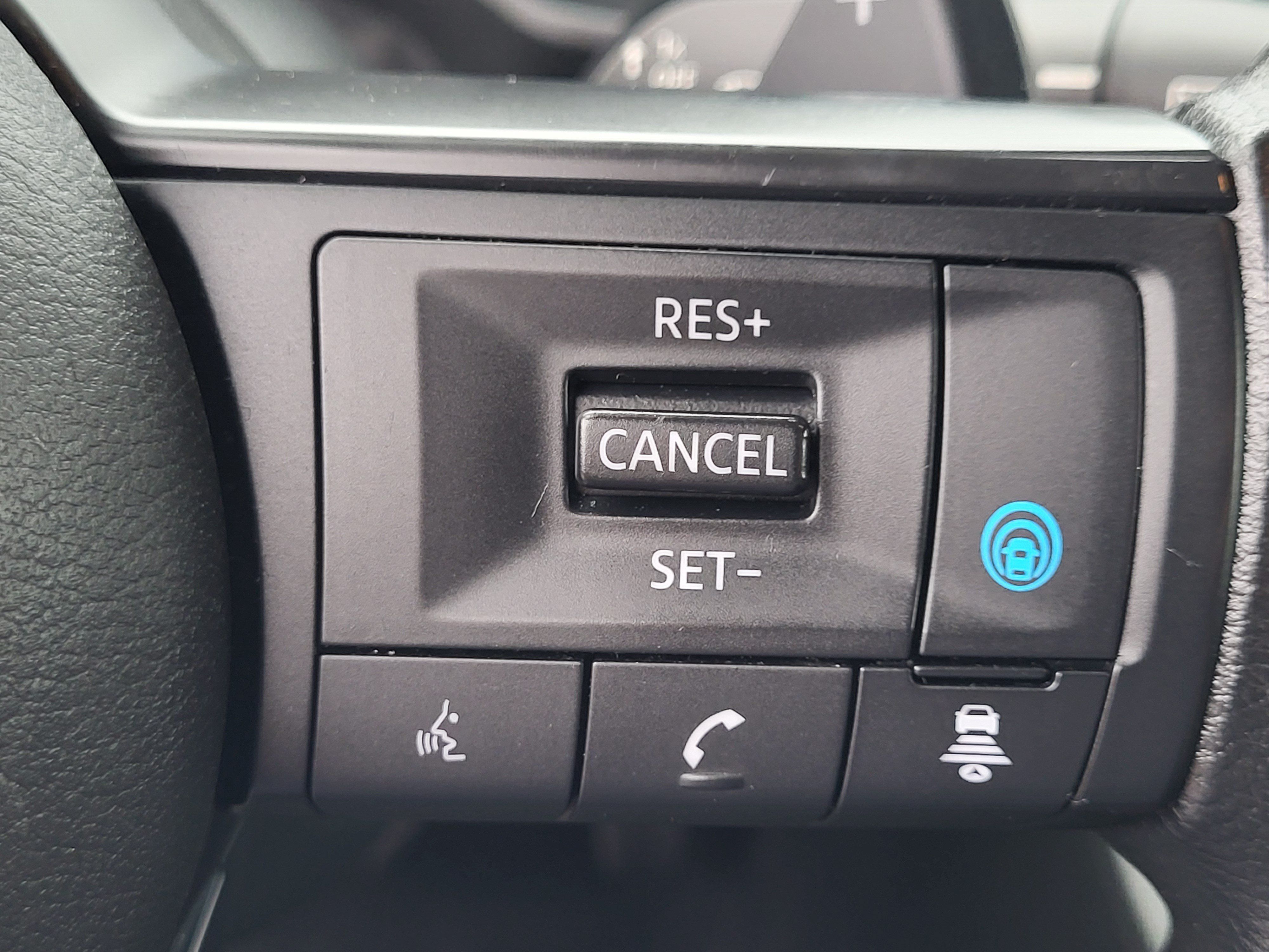 Certified 2024 Nissan Rogue SV FWD image 30