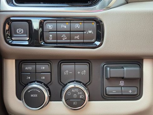 New 2026 GMC Yukon XL Denali w/ Denali Reserve Package AWD/4WD image 15