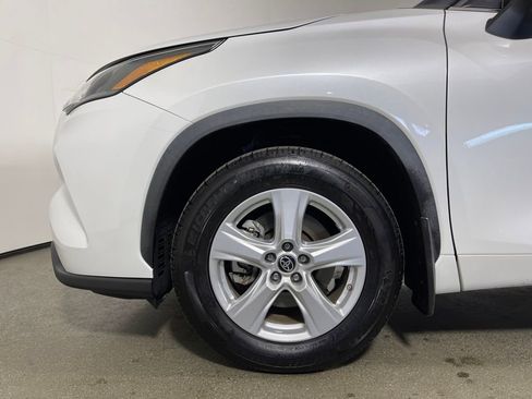 Certified 2023 Toyota Highlander LE image 11