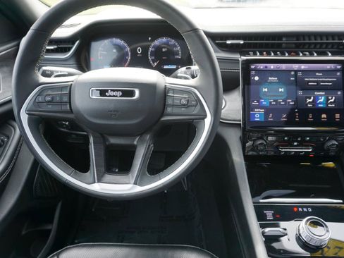 Used 2024 Jeep Grand Cherokee L Limited w/ Luxury Tech Group II image 10