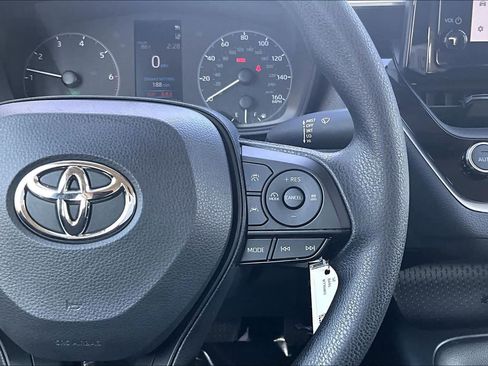 Used 2025 Toyota Corolla LE image 23