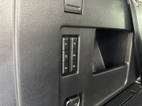 Used 2022 Ford Expedition Platinum image 31