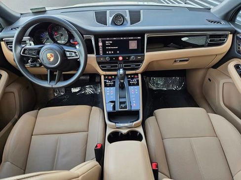 Used 2025 Porsche Macan image 13