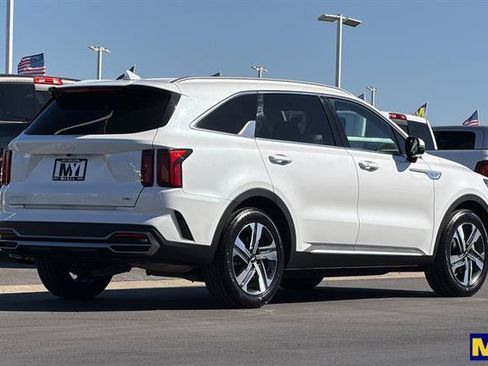 Used 2023 Kia Sorento EX AWD/4WD image 4