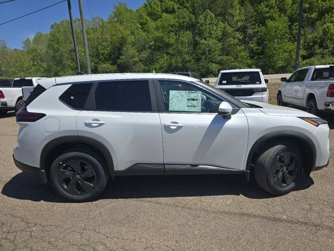 New 2026 Nissan Rogue SV w/ Cold Weather Package AWD/4WD image 8