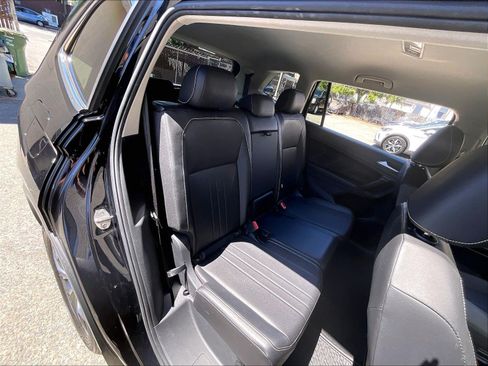 Certified 2023 Volkswagen Tiguan SE FWD image 26