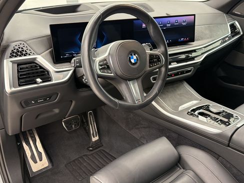Used 2024 BMW X5 xDrive40i w/ M Sport Package AWD/4WD image 4