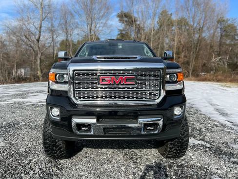 Used 2019 GMC Sierra 3500 Denali w/ Duramax Plus Package image 2