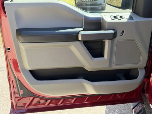 Used 2018 Ford F150 XLT w/ Equipment Group 302A Luxury image 12