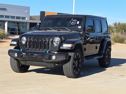 Used 2021 Jeep Wrangler Unlimited Sahara image 9