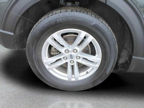 Used 2022 Ford Explorer XLT w/ Equipment Group 202A image 32