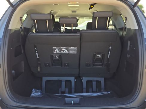 New 2026 Kia Carnival EX FWD image 9