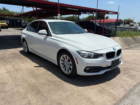Used 2017 BMW 320i Sedan RWD image 2