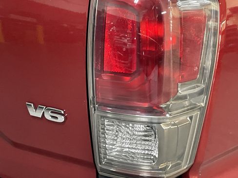 Used 2017 Toyota Tacoma Limited image 8