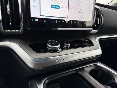 New 2026 Ford Expedition Max Platinum w/ Driver's Package image 18