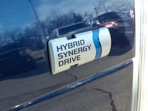 Used 2013 Toyota Prius Three image 12