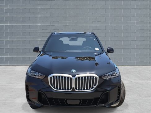 Used 2026 BMW X5 xDrive50e w/ M Sport Package image 3