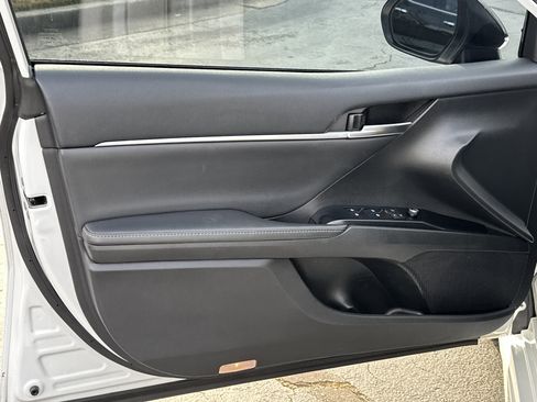 Used 2020 Toyota Camry XSE image 11