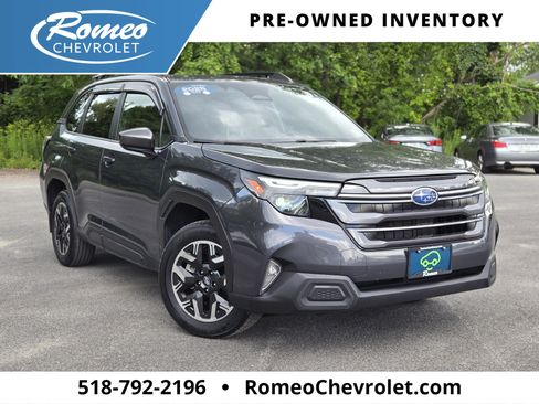 Used 2025 Subaru Forester Premium w/ Convenience Package #1 AWD/4WD image 1