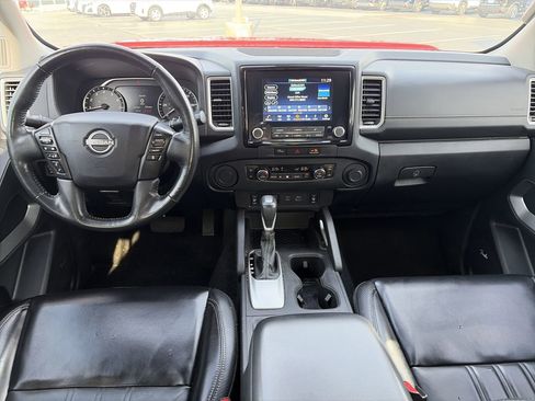 Certified 2024 Nissan Frontier SL w/ Technology Package image 12