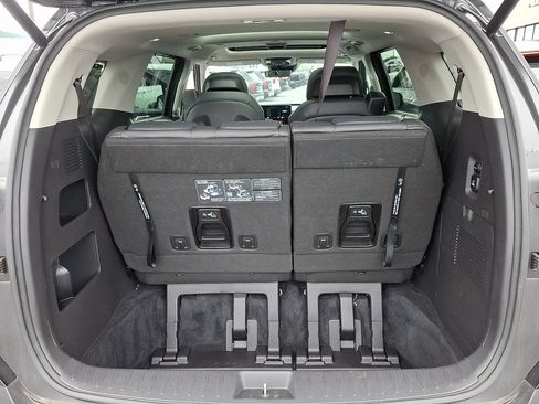 Certified 2025 Kia Carnival SX Prestige FWD image 31