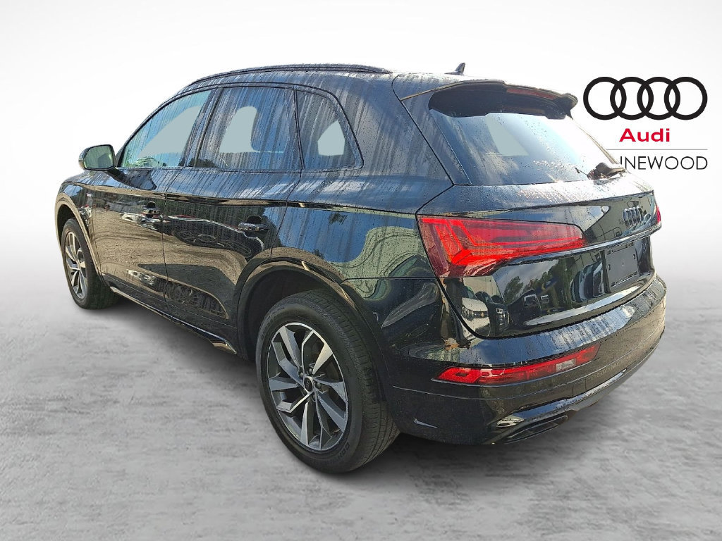 Used 2024 Audi Q5 2.0T Premium w/ Summer of Audi Package AWD/4WD image 4
