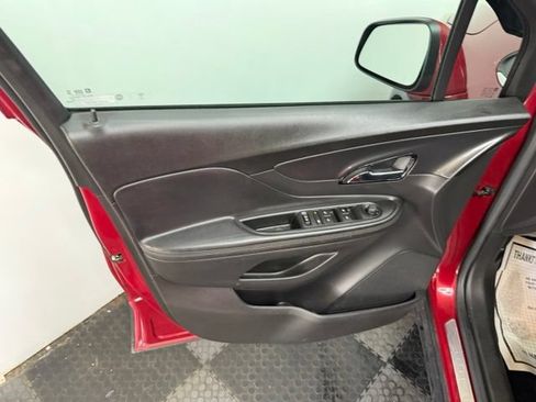 Used 2020 Buick Encore Preferred FWD image 23