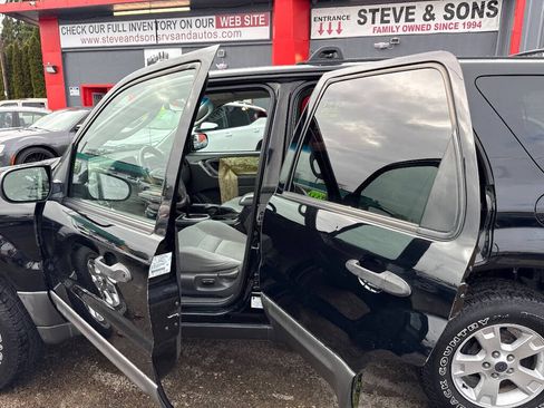 Used 2006 Ford Escape XLT image 16