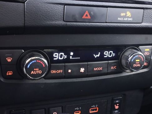 Used 2022 Nissan Frontier PRO-4X w/ Pro-4X Premium Package image 24