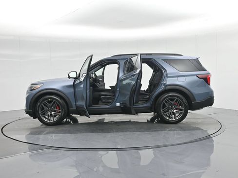 Used 2025 Ford Explorer ST w/ Sun And Sound Package AWD/4WD image 38