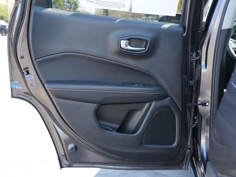 Used 2018 Jeep Compass Sport AWD/4WD image 19