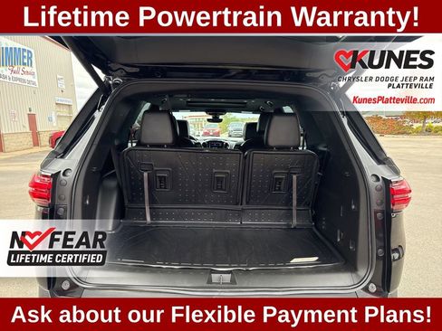 Used 2023 Chevrolet Traverse RS image 15