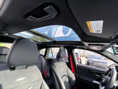 Used 2025 Mercedes-Benz GLC 43 AMG AMG GLC 43 image 14