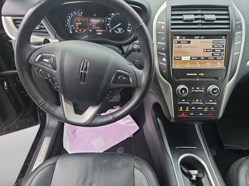 Used 2019 Lincoln MKC Premiere image 10