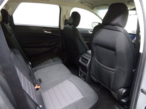 Used 2020 Ford Edge SE image 30
