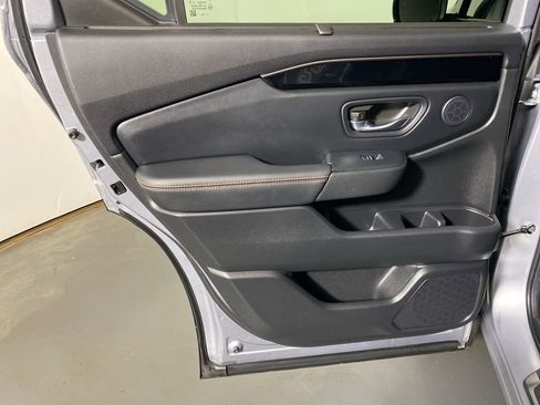 Used 2024 Honda Pilot TrailSport image 27