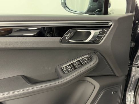 Certified 2026 Porsche Macan AWD/4WD image 15